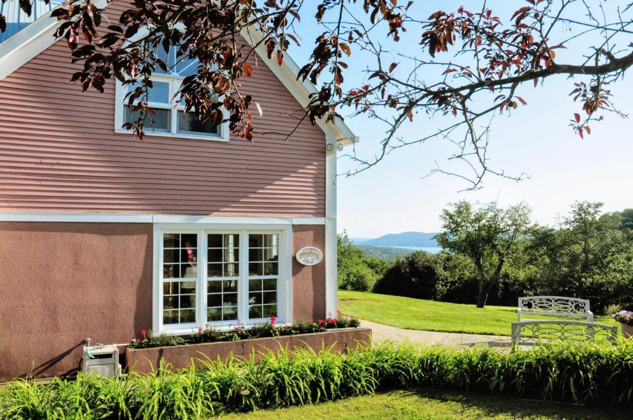 Auberge Le Tricorne North Hatley Exteriör bild
